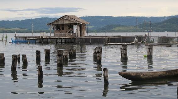 Sentani. Z rybářských osad na břehu jezera Sentáni si odnesete nekrásnější pocity. Zdroj: Národní muzeum