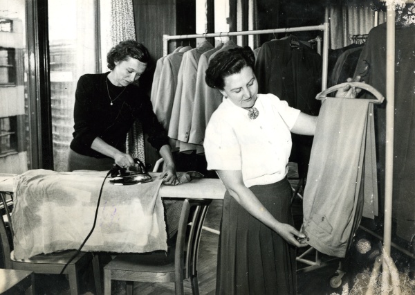 Fotografie. Dům módy před otevřením v roce 1956. Zdroj: Národní muzeum