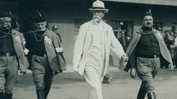 Prezident Masaryk a Dr. Bukovský na sletu v roce 1932