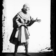 Karel Váňa jako Starý hudebník, z představení Caesar a Kleopatra (foto Karel Váňa)