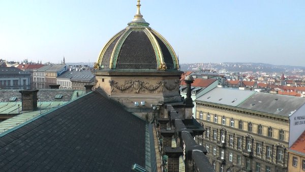 Jedna z bočních věží Národního muzea, která bude do května pečlivě zkontrolována.