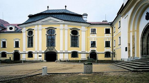 Výstava se koná na zámku ve Žďáru nad Sázavou. FOTO: Kateřina Perglová