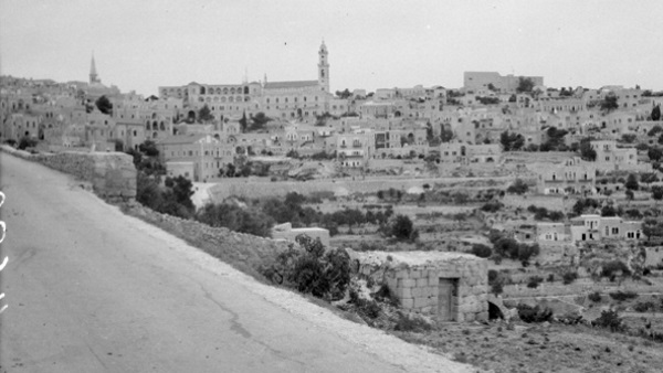 Pohled na město Betlém, r. 1937, fotografie novináře Viktora Mussika (zdroj: Národní muzeum)