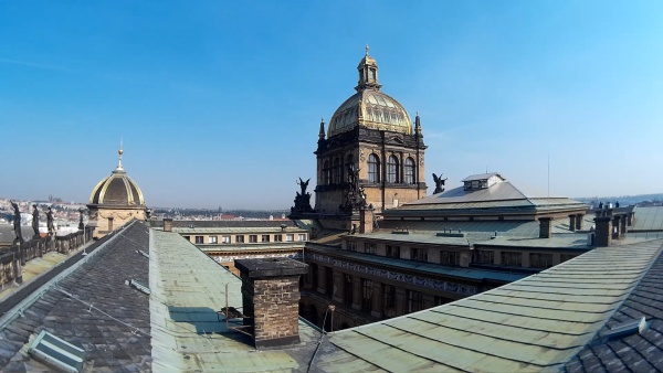 Fotografie. Ze střechy Národního muzea. Zdroj: Národní muzeum