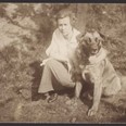 Anna Macková se psem Tarzánem na Bohdalci v Praze, 13. 5. 1924. Foto Josef Váchal.