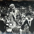 Mistrovství ČSSR ve sportovní gymnastice žen 1966. Na fotografii tři nejlepší československé gymnastky: Zleva: J. Sedláčková, V. Čáslavská a M. Krajčířová.